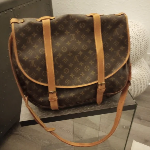 Louis Vuitton  Saumur 43 bag - Picture 2 of 16
